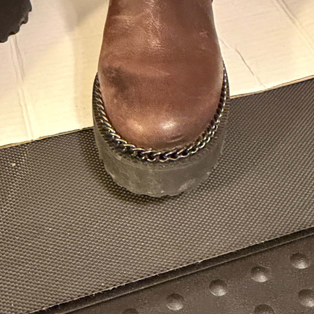 Vince Camuto Dark Brown Combat style Boots. 8M/ 38.5. Side zip. - Picture 4 of 13